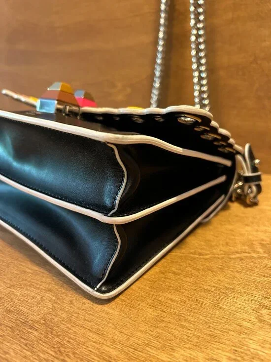 Authentic Fendi Kan Chain Shoulder Bag in Black Calfskin and Scalloped Snakeskin - Picture 8 of 12